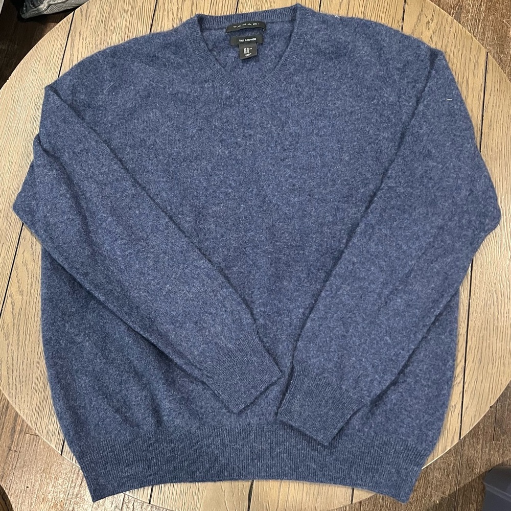 Tahari Men's V-Neck Sweater in Rich Navy